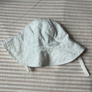 Cat & Jack White Eyelet Sunhat Baby 6-12 mo
